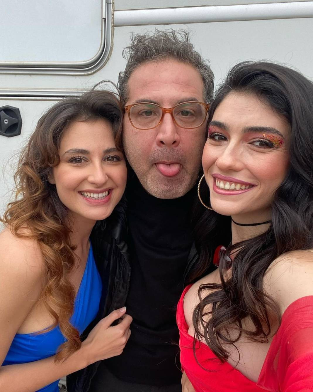 İnci Taneleri'nin Dilberi Hazar Ergüçlü'den sosyal medyayı sallayan pozlar - Resim: 4